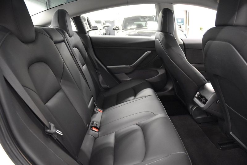 Tesla Model 3 bild 14