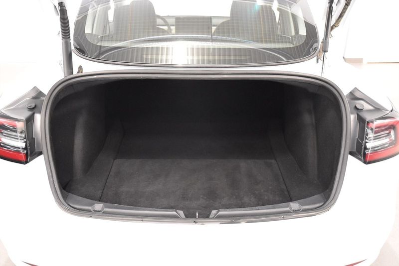 Tesla Model 3 bild 26