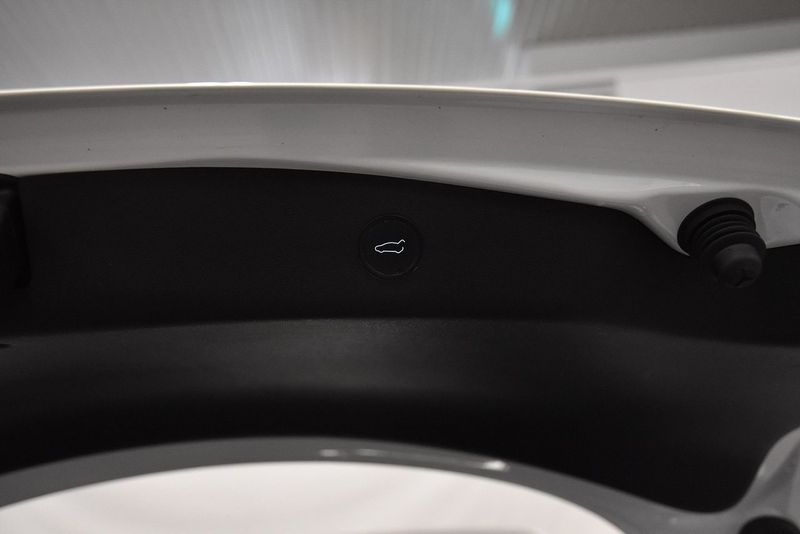 Tesla Model 3 bild 25