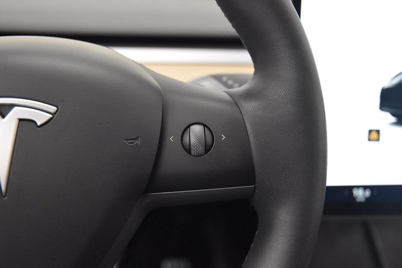 Tesla Model Y bild 11