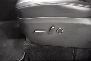 Tesla Model Y bild 16