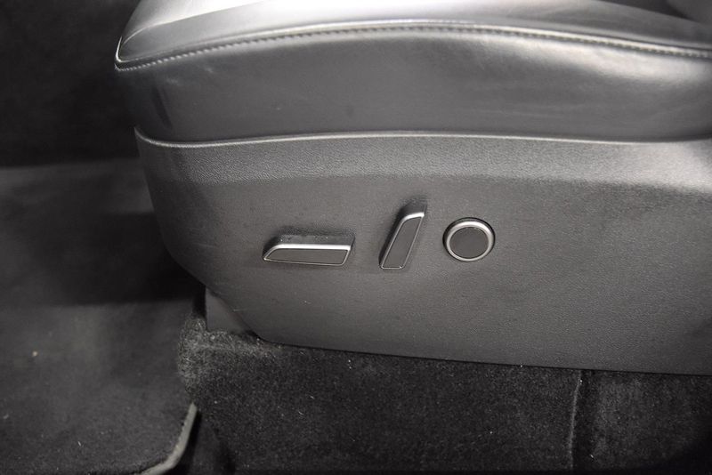 Tesla Model Y bild 16