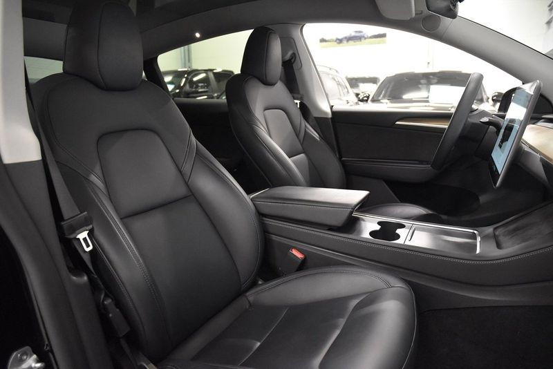 Tesla Model Y bild 12