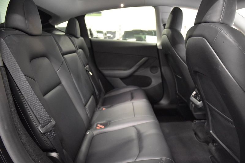 Tesla Model Y bild 14