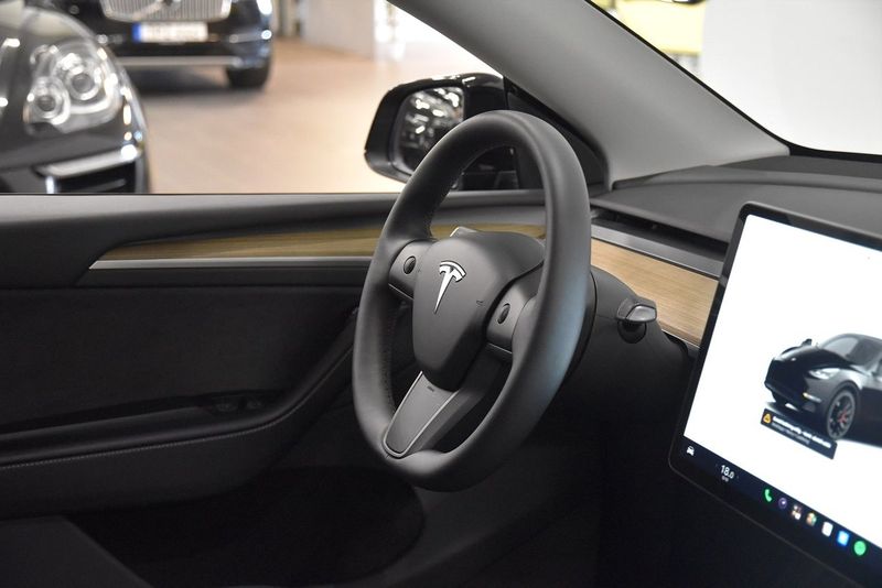 Tesla Model Y bild 9