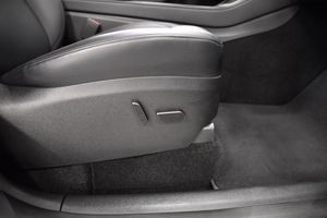 Tesla Model Y bild 15