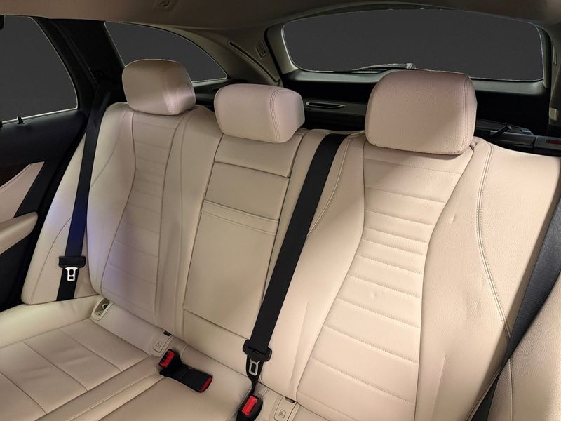 Mercedes E220 bild 10
