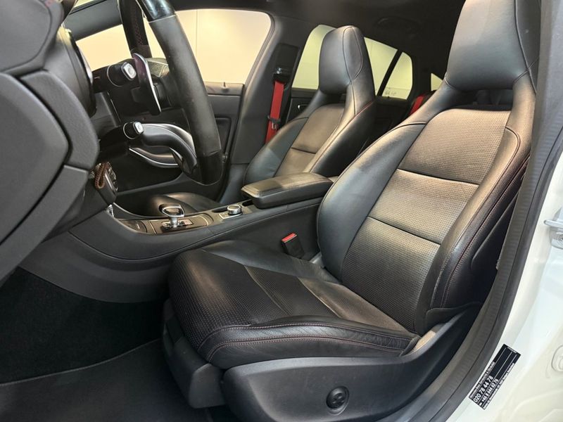 Mercedes CLA45 AMG bild 8