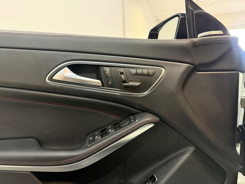 Mercedes CLA45 AMG bild 11