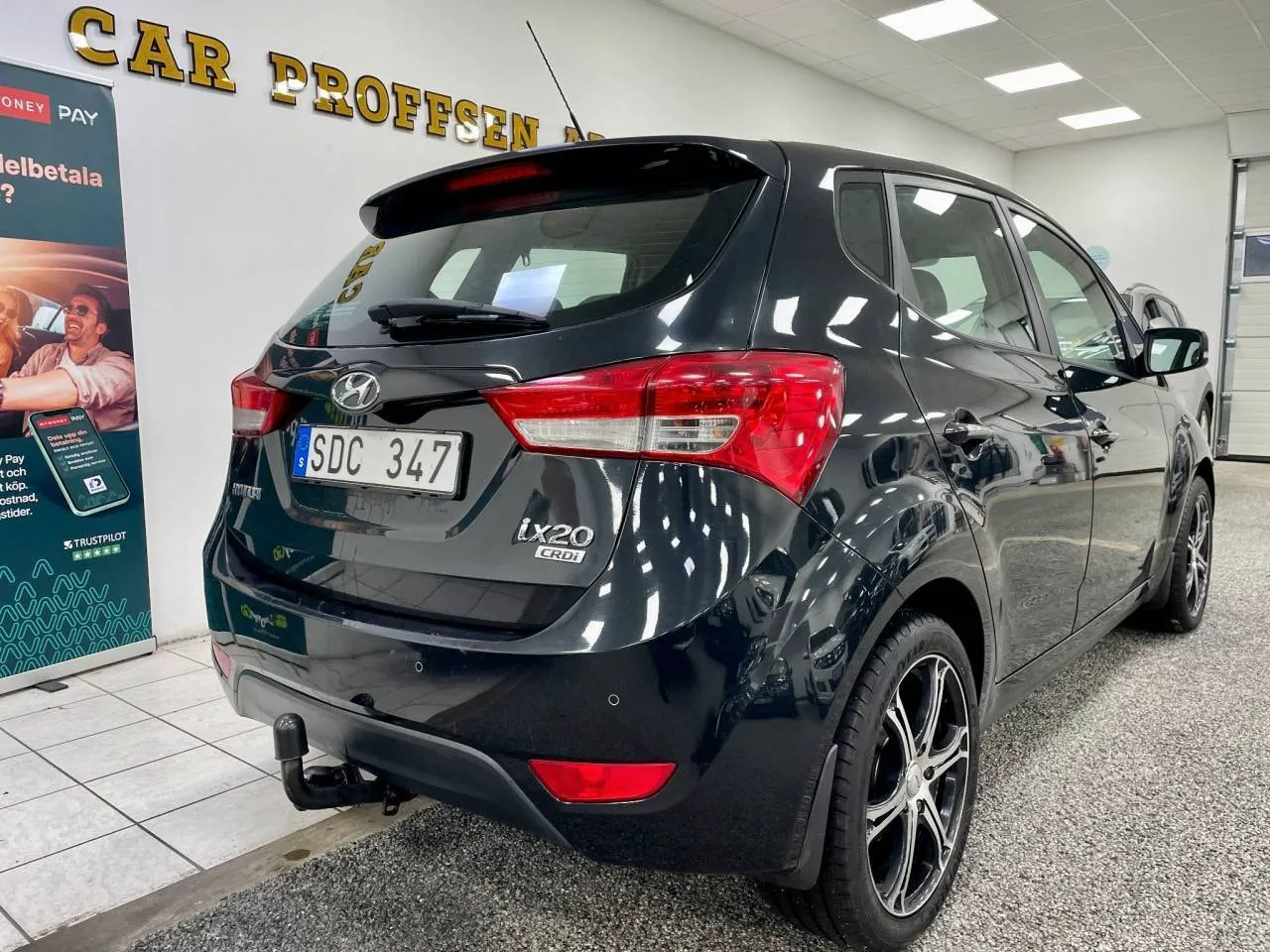 Vehicle image 3