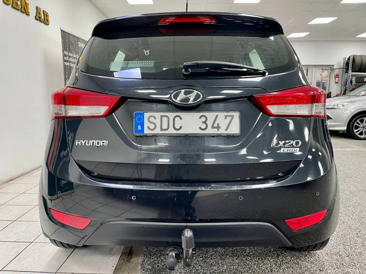 Vehicle image 15