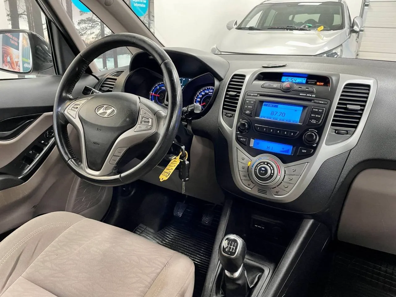 Vehicle image 8