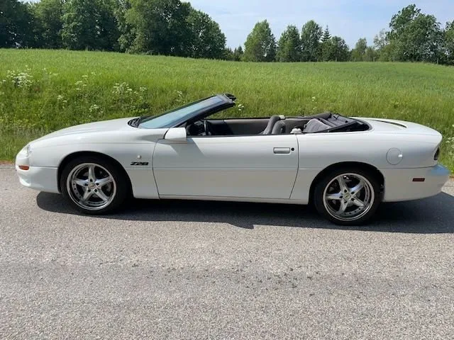 Vehicle image 26