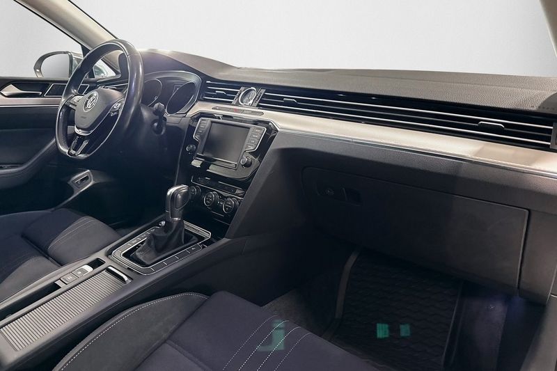 Volkswagen Passat bild 9