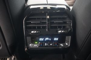BMW iX bild 9