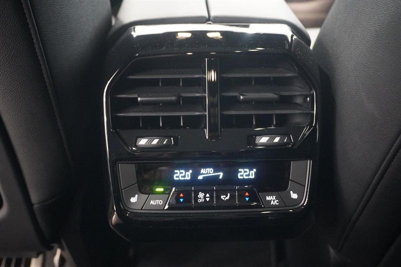 BMW iX bild 9