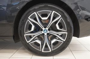 BMW iX bild 7