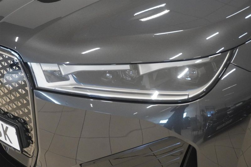 BMW iX bild 5