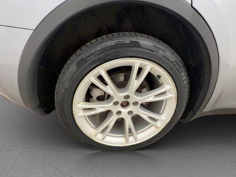 Tesla Model Y bild 31