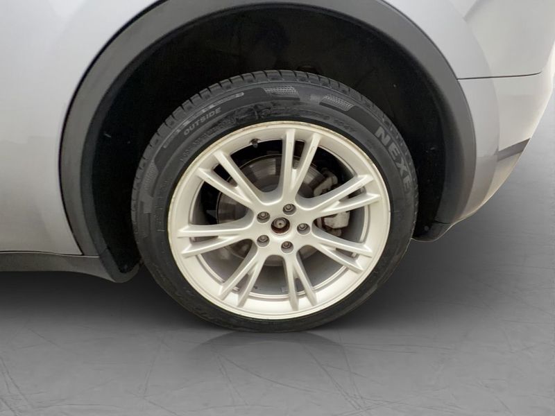 Tesla Model Y bild 30