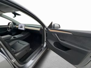 Tesla Model Y bild 25