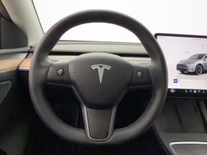 Tesla Model Y bild 17