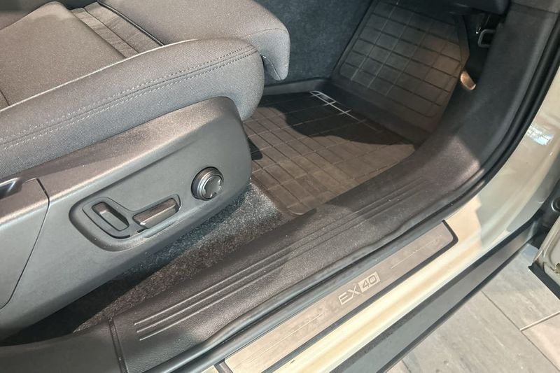 Volvo EX40 bild 12