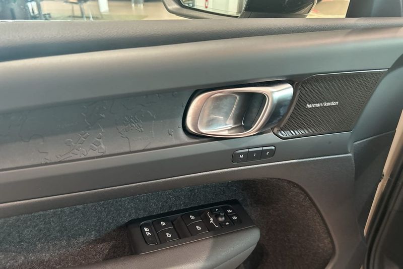 Volvo EX40 bild 22