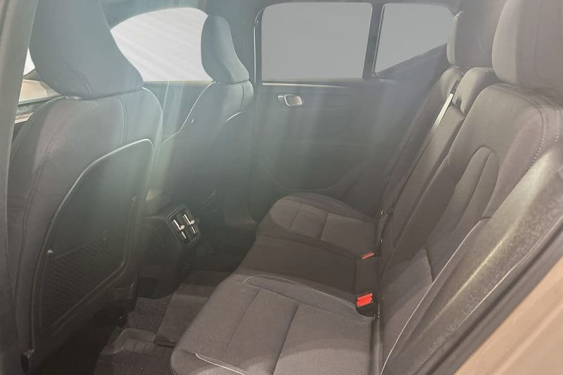 Volvo EX40 bild 8
