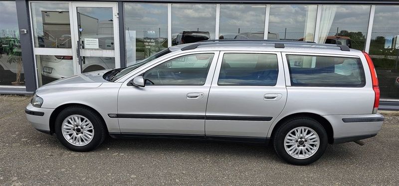 Volvo V70 bild 2