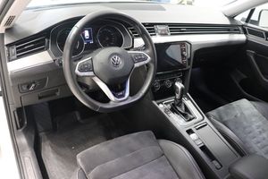 Volkswagen Passat bild 9
