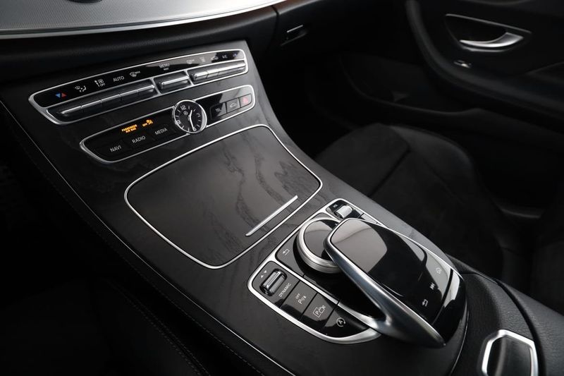 Mercedes E220 bild 23