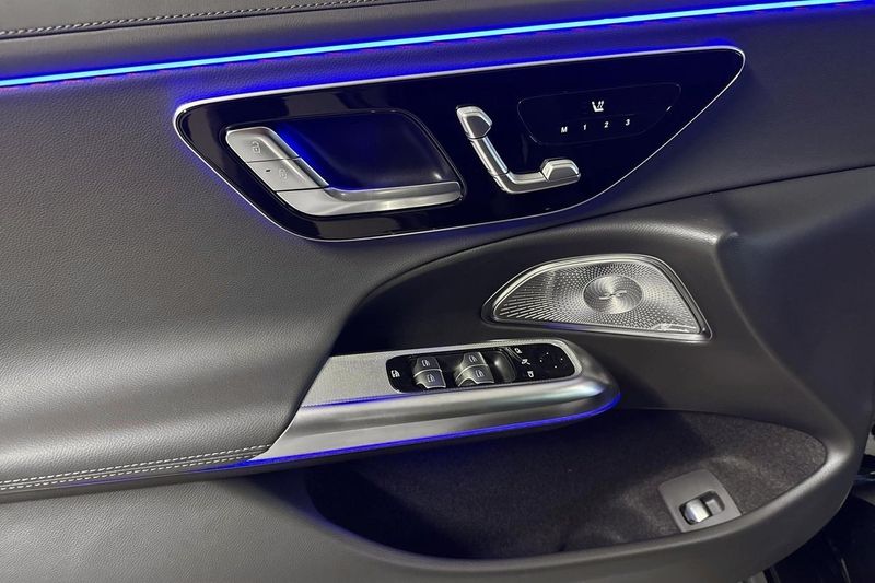 Mercedes E300 bild 13