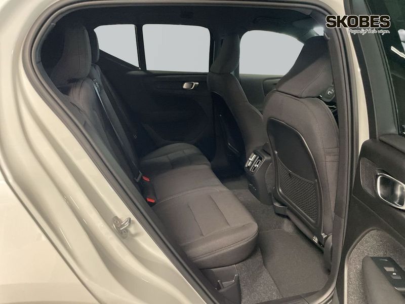 Volvo EX40 bild 10