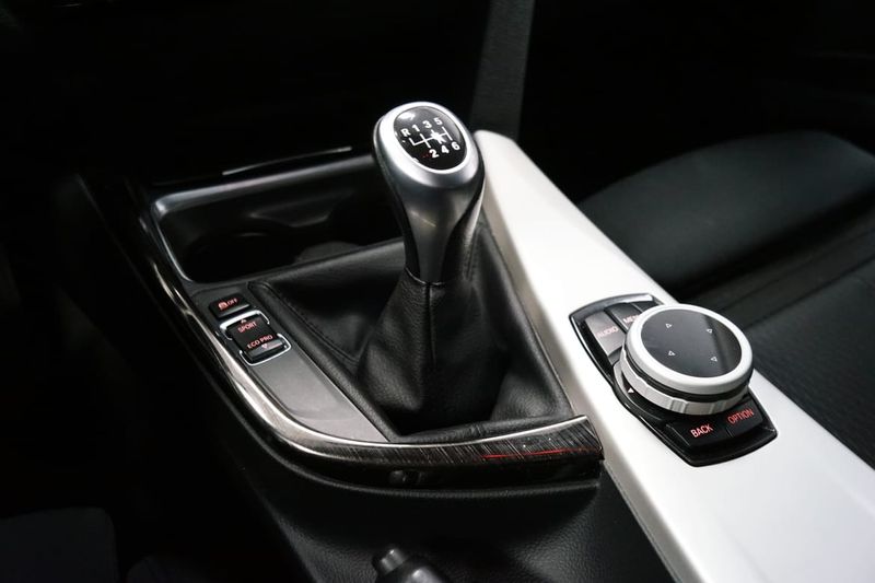 BMW 320 bild 9