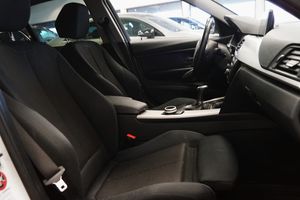 BMW 320 bild 14