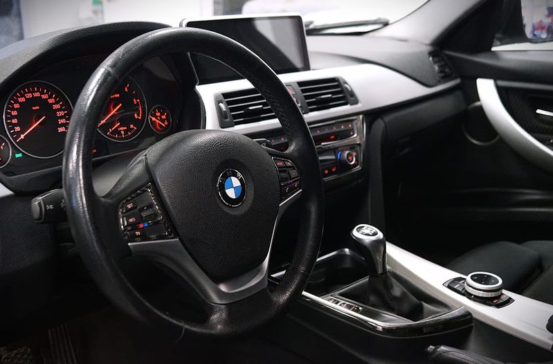 BMW 320 bild 7
