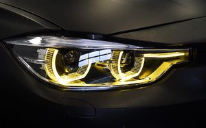 BMW 320 bild 2