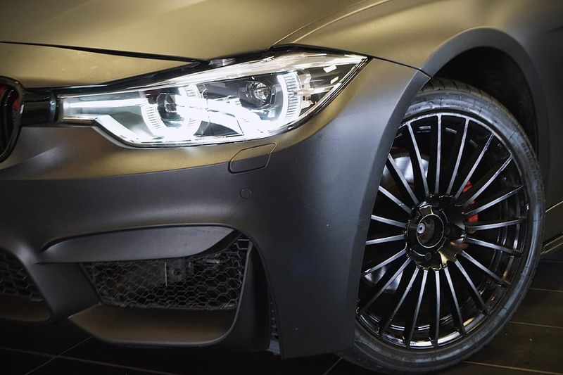 BMW 320 bild 8