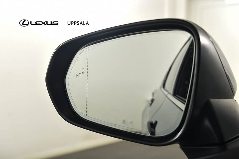 Lexus NX bild 17