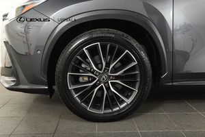 Lexus NX bild 18