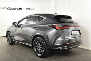 Lexus NX bild 2