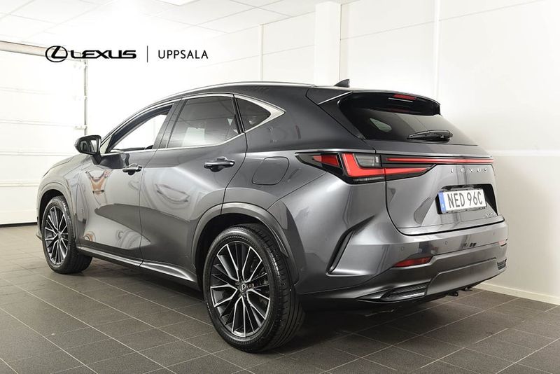 Lexus NX bild 2