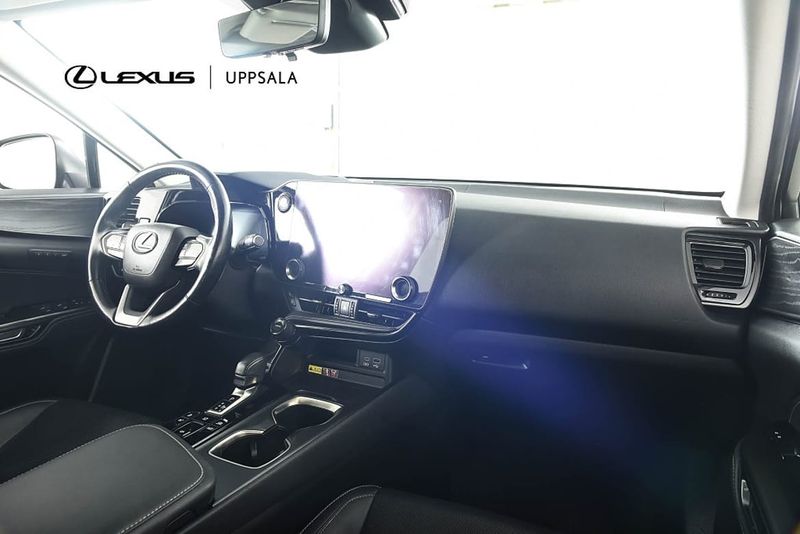 Lexus NX bild 11