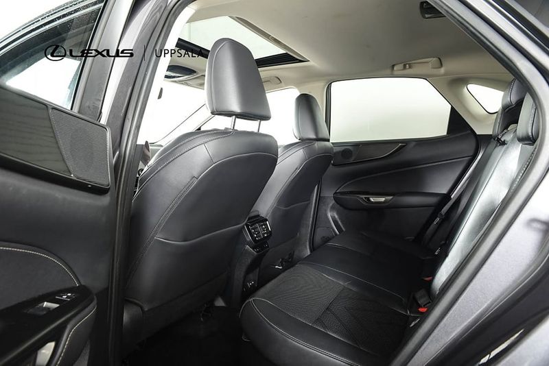 Lexus NX bild 7