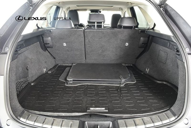 Lexus NX bild 9