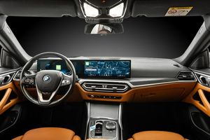 BMW i4 bild 8