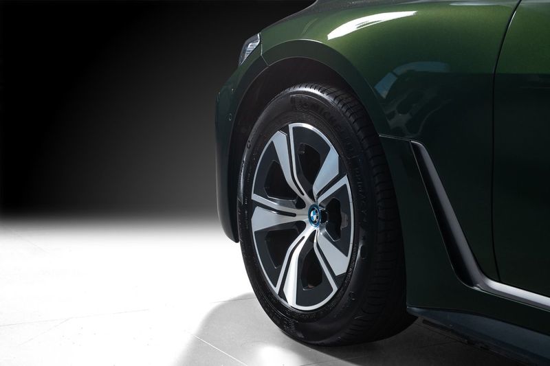 BMW i4 bild 7