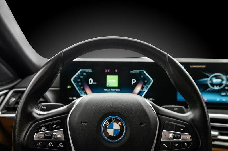 BMW i4 bild 9