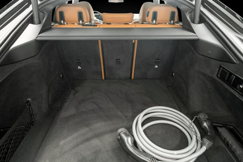 BMW i4 bild 18